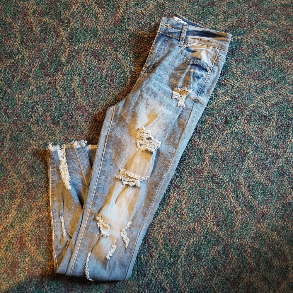 Thread & Others Distressed Jeans
